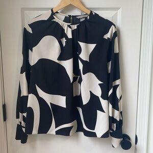 H&M black and cream pattern blouse